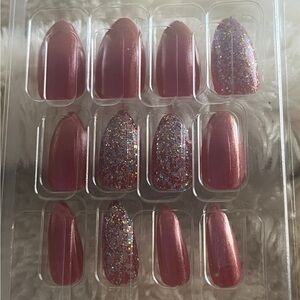 DIY press on burgundy nails, glitter